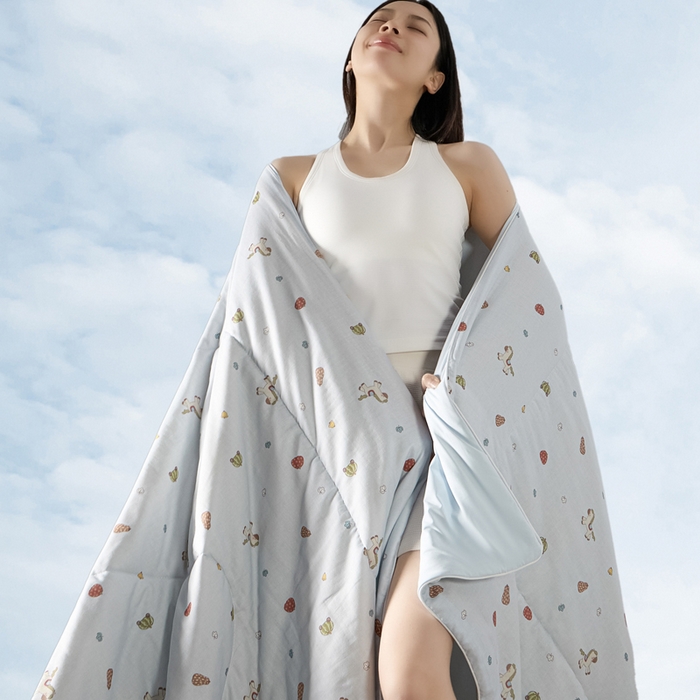 91家纺网 家纺一手货源 找家纺 金昱纺 2026春夏新款A类全棉双层纱棉花单夏被夏凉被空调被 南瓜马车-蓝