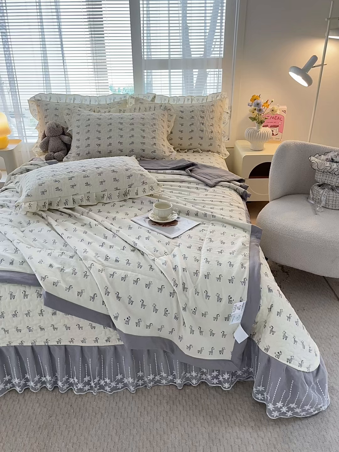 91家纺网 家纺一手货源 找家纺 艺慕家纺 2026新款夏被四件套 斑马乐园