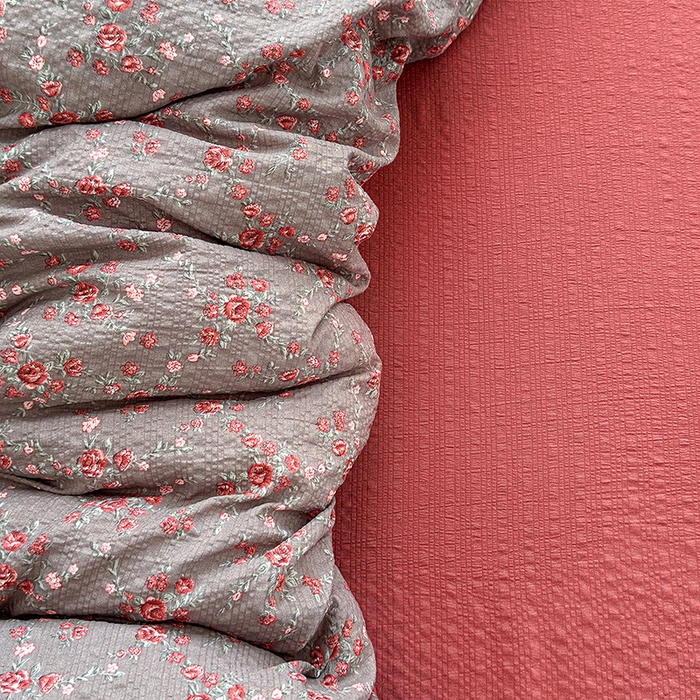 91家纺网 家纺一手货源 找家纺 竹合家纺 2026春夏新品高克重A类泡芙纱泡泡皱皱纱四件套花影里