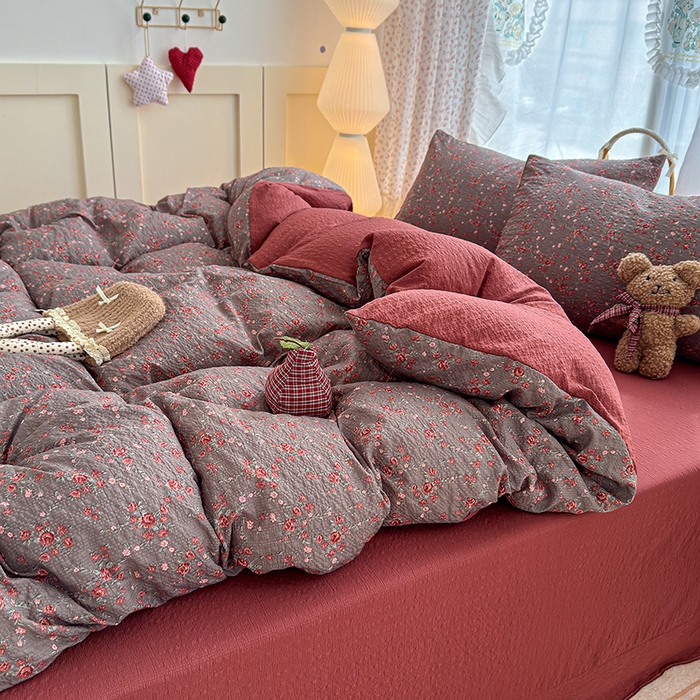 91家纺网 家纺一手货源 找家纺 竹合家纺 2026春夏新品高克重A类泡芙纱泡泡皱皱纱四件套花影里