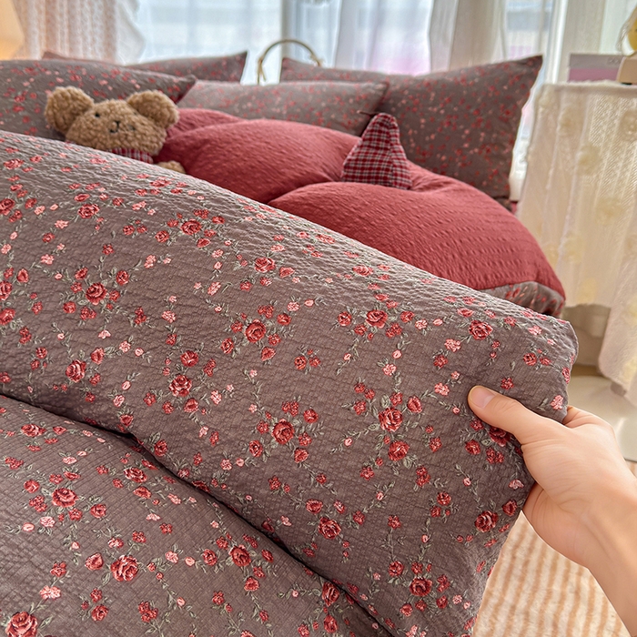 91家纺网 家纺一手货源 找家纺 竹合家纺 2026春夏新品高克重A类泡芙纱泡泡皱皱纱四件套花影里