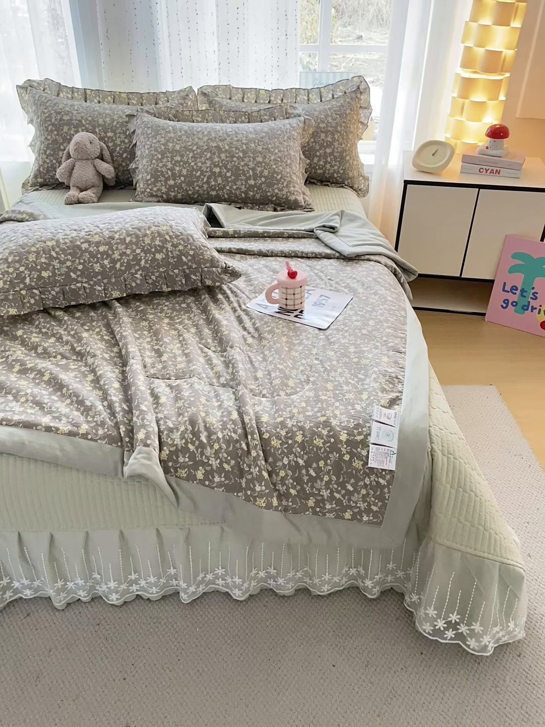 91家纺网 家纺一手货源 找家纺 艺慕家纺 2026新款直播热款古法仿棉AB版水洗棉印花双层蕾丝花边夏被床盖四件套 AB版-金盏花语