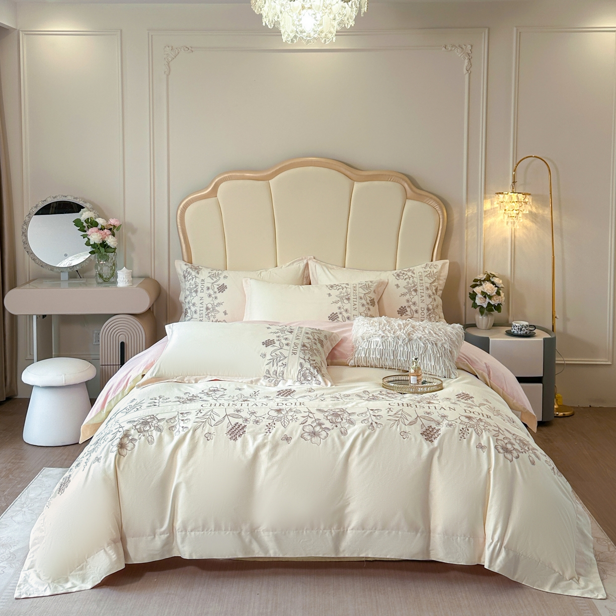 91家纺网 家纺一手货源 找家纺 绒掌柜家纺（品质焕新） 2026新款喷气全棉纯棉刺绣宽边四件套-清韵系列-版权产品-礼盒装 清韵-奶白拼粉