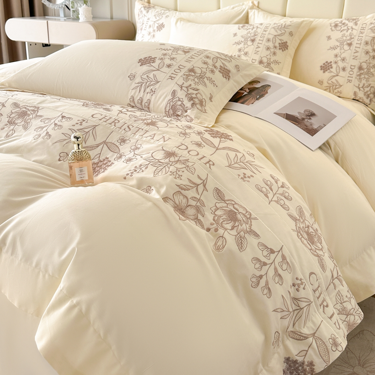 91家纺网 家纺一手货源 找家纺 绒掌柜家纺（品质焕新） 2026新款喷气全棉纯棉刺绣宽边四件套-清韵系列-版权产品-礼盒装 清韵-奶白