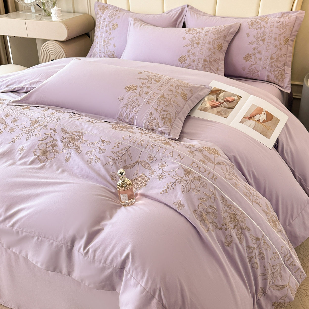 91家纺网 家纺一手货源 找家纺 绒掌柜家纺（品质焕新） 2026新款喷气全棉纯棉刺绣宽边四件套-清韵系列-版权产品-礼盒装 清韵-香芋紫