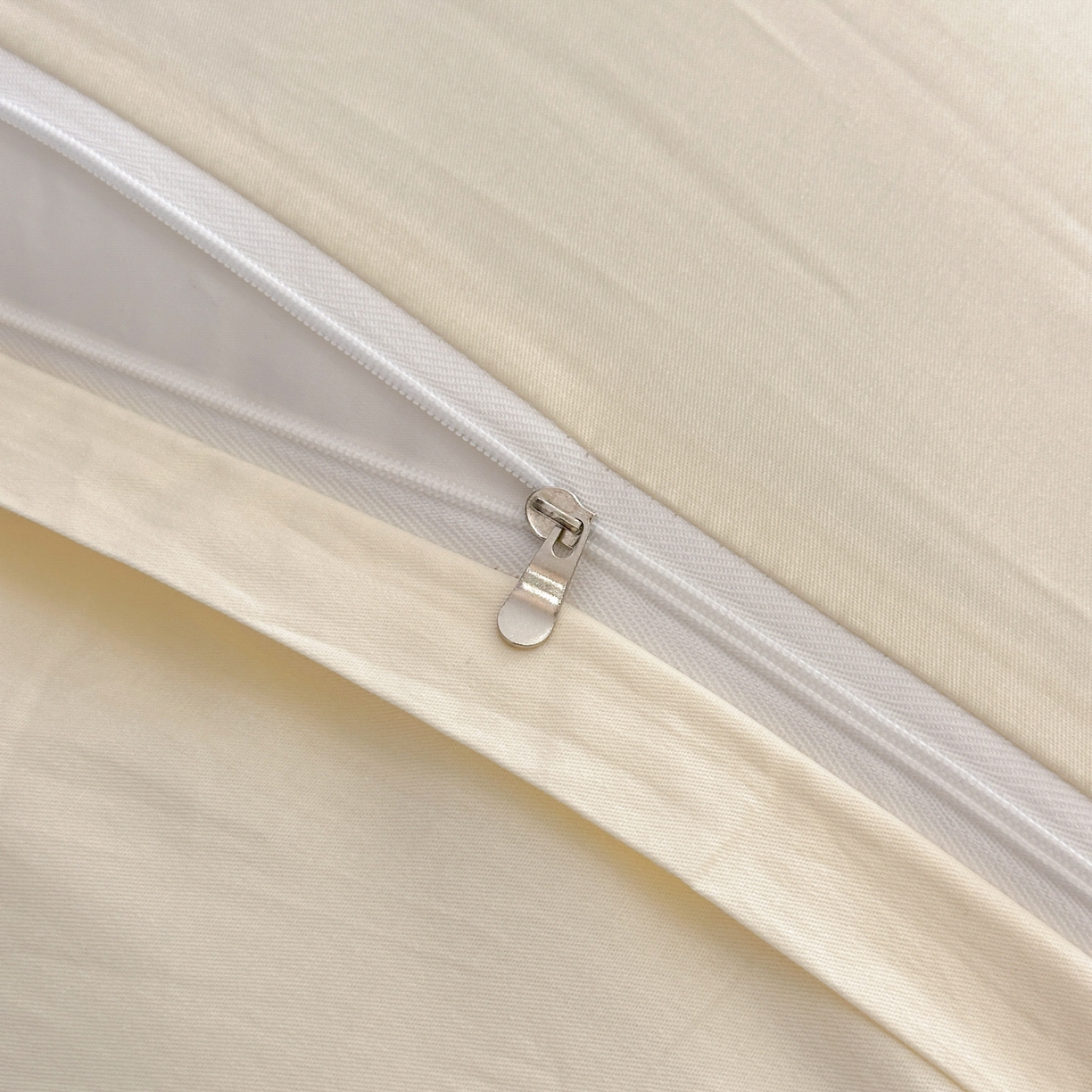 91家纺网 家纺一手货源 找家纺 绒掌柜家纺（品质焕新） 2026新款喷气全棉纯棉刺绣宽边四件套-清韵系列-版权产品-礼盒装 清韵-奶白