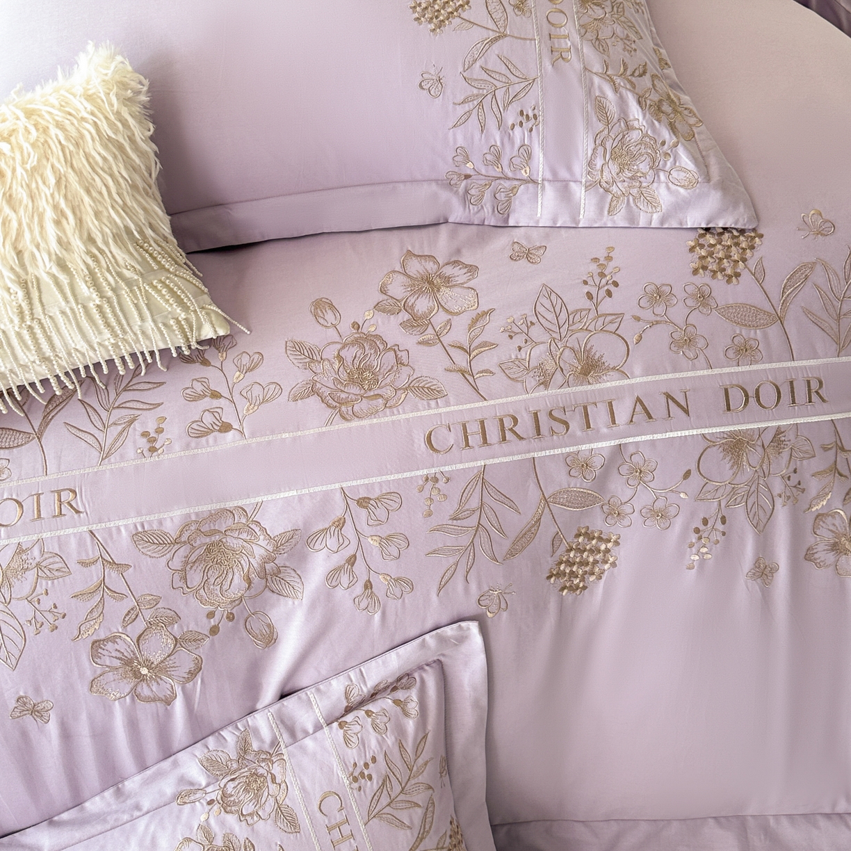 91家纺网 家纺一手货源 找家纺 绒掌柜家纺（品质焕新） 2026新款喷气全棉纯棉刺绣宽边四件套-清韵系列-版权产品-礼盒装 清韵-香芋紫