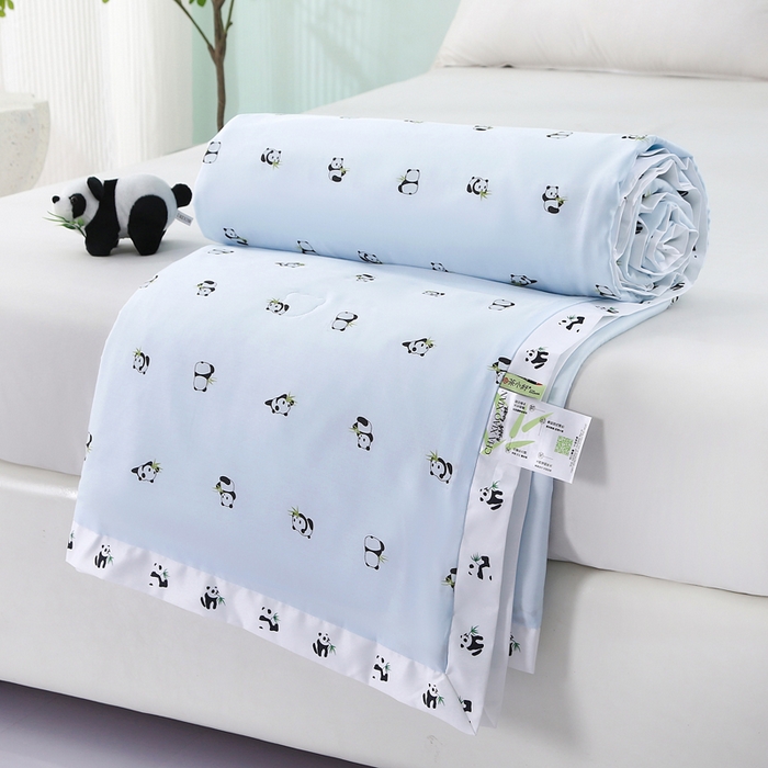91家纺网 家纺一手货源 找家纺 薇玛仕 2026小熊猫系列-60支精梳长绒棉双拼角宽边双A类母婴级儿童蚕丝夏凉被空调被 小熊猫-兰