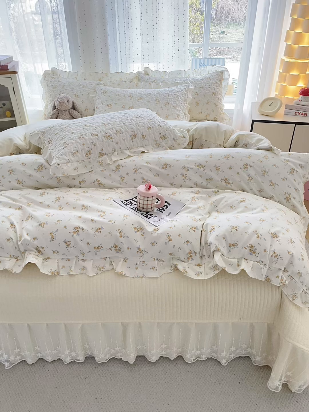 91家纺网 家纺一手货源 找家纺 艺慕家纺 2026新款直播热款古法仿棉AB版水洗棉印花双层蕾丝花边床盖四件套 AB版-春日花语