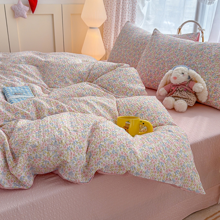 91家纺网 家纺一手货源 找家纺 竹合家纺 2026春夏新品高克重A类泡芙纱泡泡皱皱纱四件套花间兔