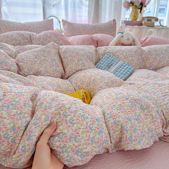 91家纺网 家纺一手货源 找家纺 竹合家纺 2026春夏新品高克重A类泡芙纱泡泡皱皱纱四件套花间兔