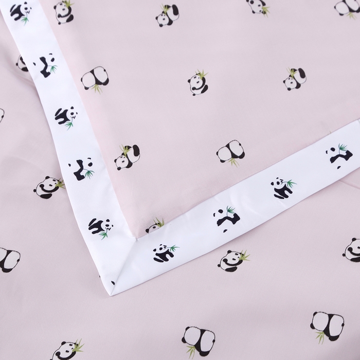 91家纺网 家纺一手货源 找家纺 薇玛仕 2026小熊猫系列-60支精梳长绒棉双拼角宽边双A类母婴级儿童蚕丝夏凉被空调被 小熊猫-粉