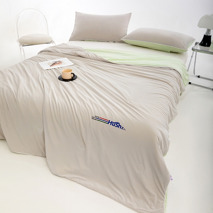 91家纺网 家纺一手货源 找家纺 VIP被业 2026新款0负担防蚊透气深睡被凉感丝网红直播小红书大豆冰丝夏凉被空调夏被 天云灰