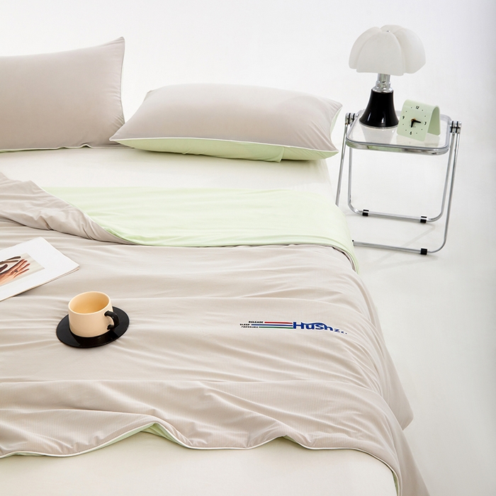 91家纺网 家纺一手货源 找家纺 VIP被业 2026新款0负担防蚊透气深睡被凉感丝网红直播小红书大豆冰丝夏凉被空调夏被 天云灰