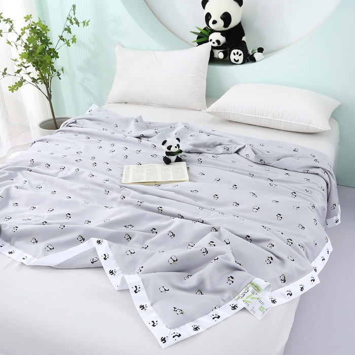 91家纺网 家纺一手货源 找家纺 薇玛仕 2026小熊猫系列-60支精梳长绒棉双拼角宽边双A类母婴级儿童蚕丝夏凉被空调被 小熊猫-灰