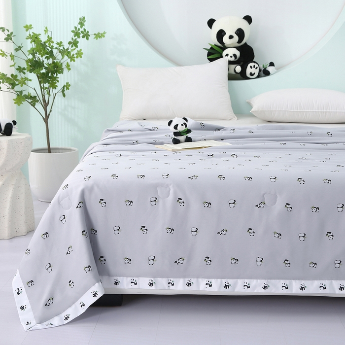 91家纺网 家纺一手货源 找家纺 薇玛仕 2026小熊猫系列-60支精梳长绒棉双拼角宽边双A类母婴级儿童蚕丝夏凉被空调被 小熊猫-灰