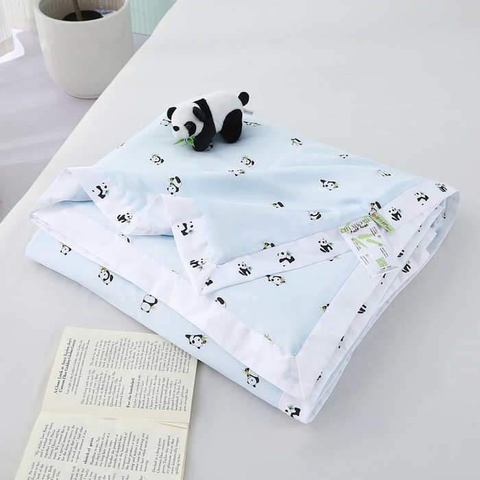 91家纺网 家纺一手货源 找家纺 薇玛仕 2026小熊猫系列-60支精梳长绒棉双拼角宽边双A类母婴级儿童蚕丝夏凉被空调被 小熊猫-兰