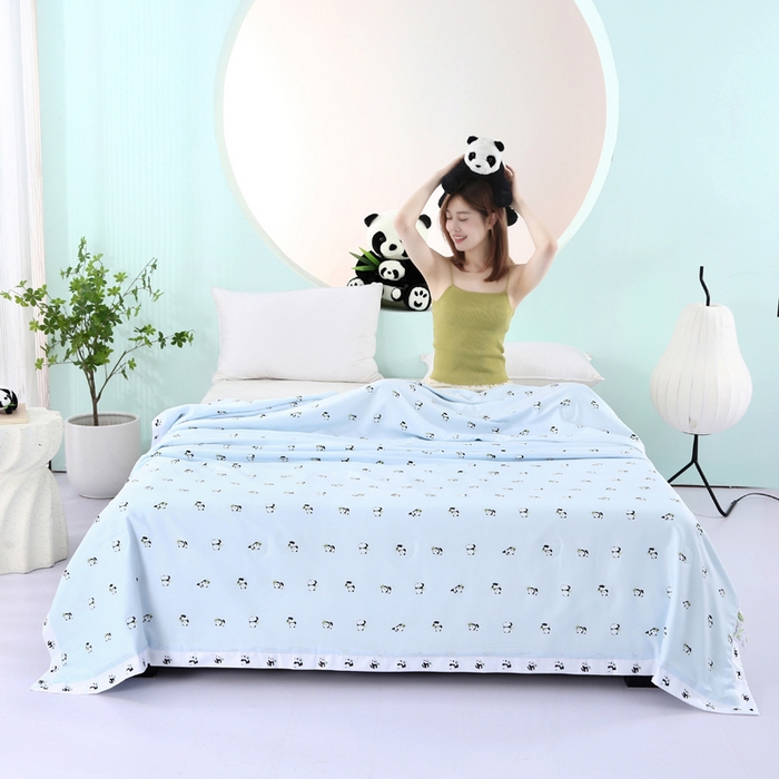 91家纺网 家纺一手货源 找家纺 薇玛仕 2026小熊猫系列-60支精梳长绒棉双拼角宽边双A类母婴级儿童蚕丝夏凉被空调被 小熊猫-兰