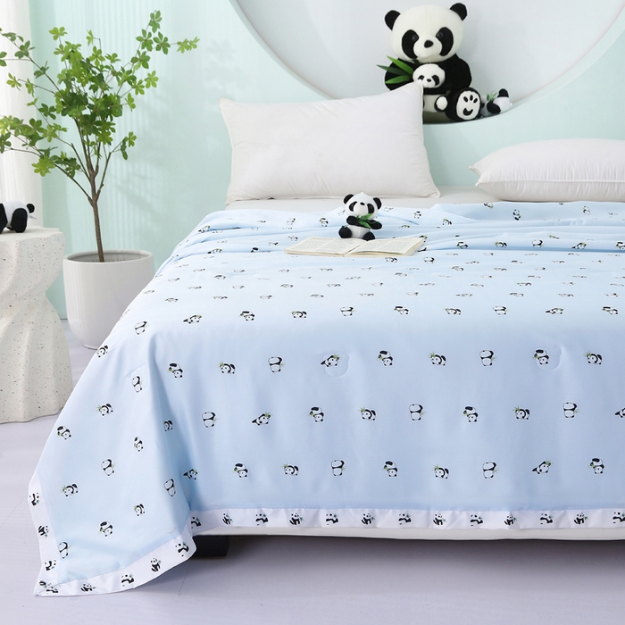 91家纺网 家纺一手货源 找家纺 薇玛仕 2026小熊猫系列-60支精梳长绒棉双拼角宽边双A类母婴级儿童蚕丝夏凉被空调被 小熊猫-兰