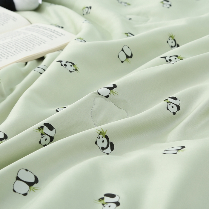 91家纺网 家纺一手货源 找家纺 薇玛仕 2026小熊猫系列-60支精梳长绒棉双拼角宽边双A类母婴级儿童蚕丝夏凉被空调被 小熊猫-绿