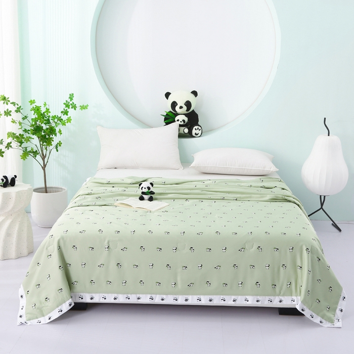 91家纺网 家纺一手货源 找家纺 薇玛仕 2026小熊猫系列-60支精梳长绒棉双拼角宽边双A类母婴级儿童蚕丝夏凉被空调被 小熊猫-绿