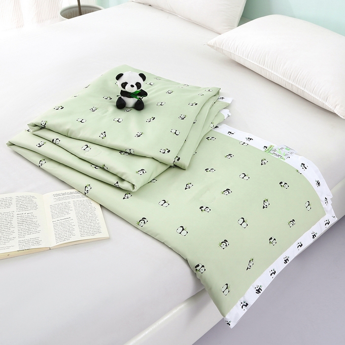 91家纺网 家纺一手货源 找家纺 薇玛仕 2026小熊猫系列-60支精梳长绒棉双拼角宽边双A类母婴级儿童蚕丝夏凉被空调被 小熊猫-绿
