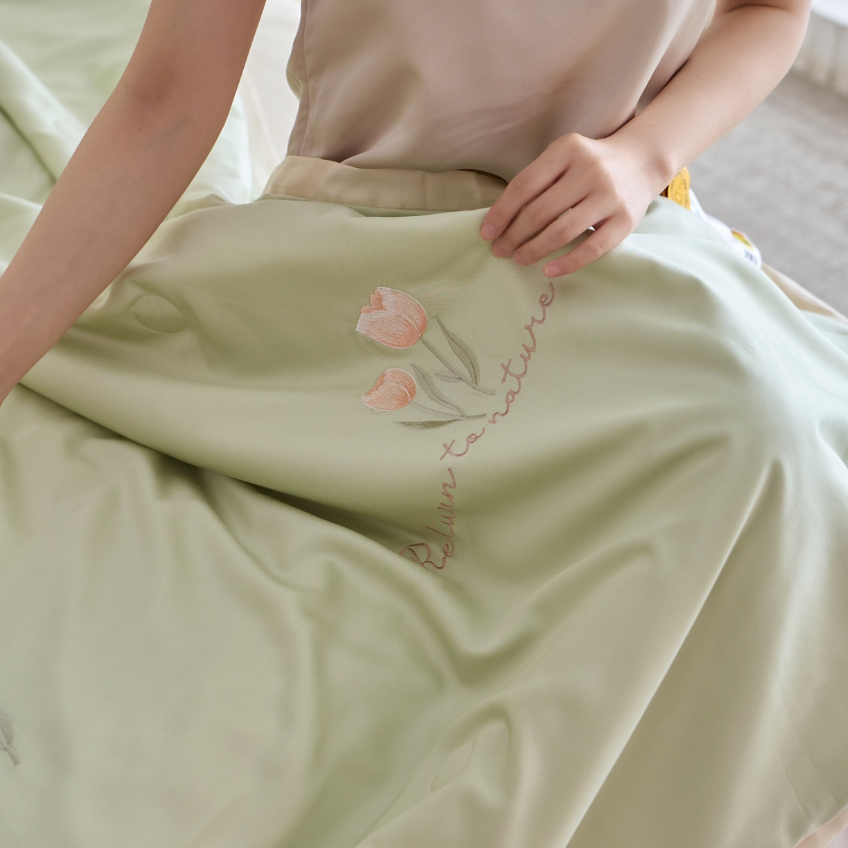 91家纺网 家纺一手货源 找家纺 纪梵茜 2026新款迷迭香李官奇大豆被兰精天丝夏被四件套莱赛尔绣花夏凉被凉感空调被 迷迭香-果绿