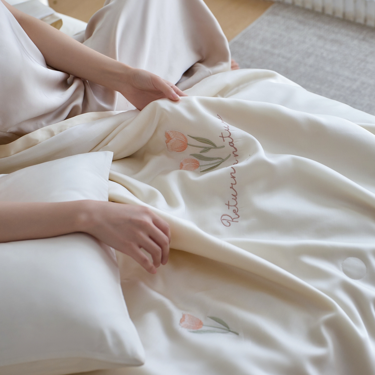 91家纺网 家纺一手货源 找家纺 纪梵茜 2026新款迷迭香李官奇大豆被兰精天丝夏被四件套莱赛尔绣花夏凉被凉感空调被 迷迭香-米白