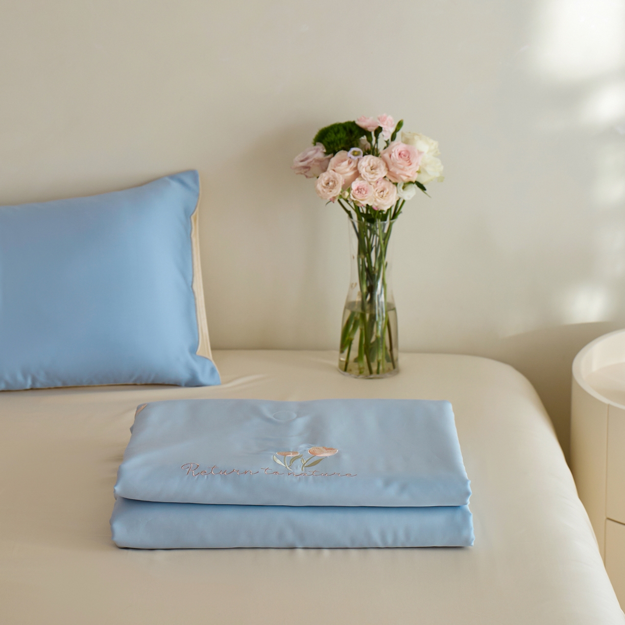 91家纺网 家纺一手货源 找家纺 纪梵茜 2026新款迷迭香李官奇大豆被兰精天丝夏被四件套莱赛尔绣花夏凉被凉感空调被 迷迭香-蔚蓝