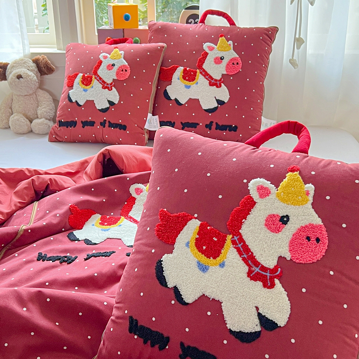 91家纺网 家纺一手货源 找家纺 （总）古本家居 2026新款四季款水洗小马抱枕被 