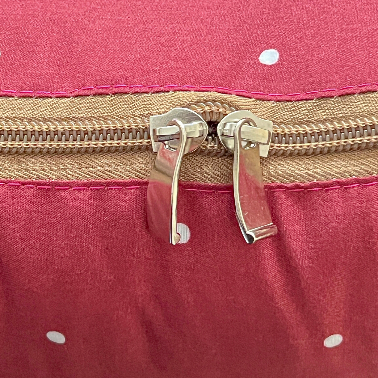 91家纺网 家纺一手货源 找家纺 （总）古本家居 2026新款四季款水洗小马抱枕被 