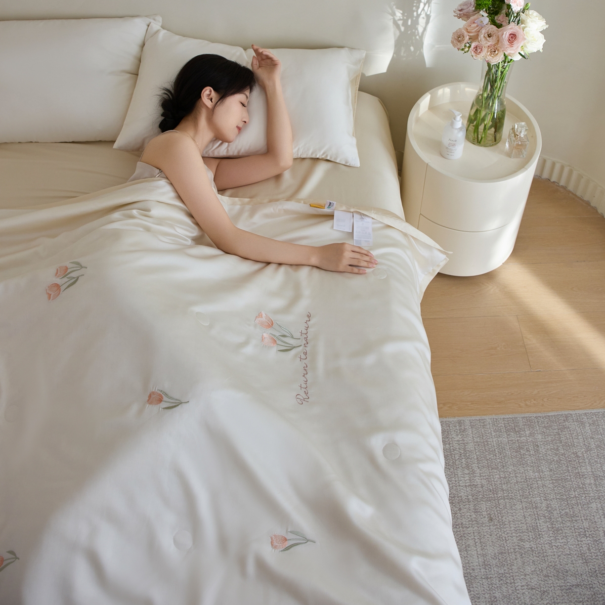 91家纺网 家纺一手货源 找家纺 纪梵茜 2026新款迷迭香李官奇大豆被兰精天丝夏被四件套莱赛尔绣花夏凉被凉感空调被 迷迭香-米白