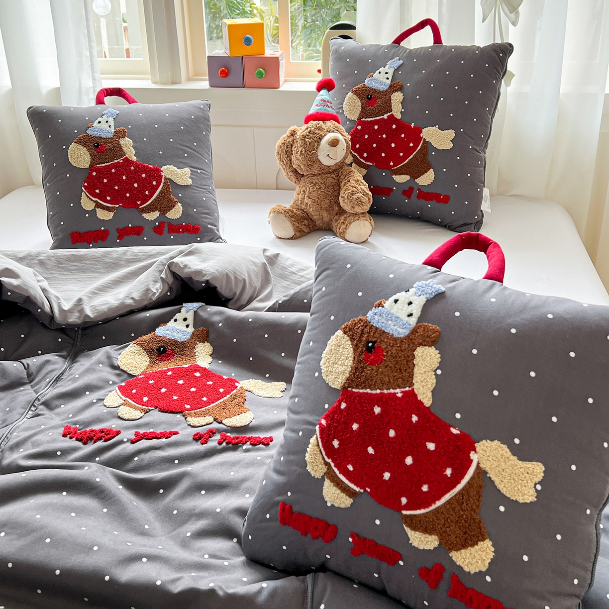 91家纺网 家纺一手货源 找家纺 古本家居 2026新款四季款水洗小马抱枕被  水洗灰糖马