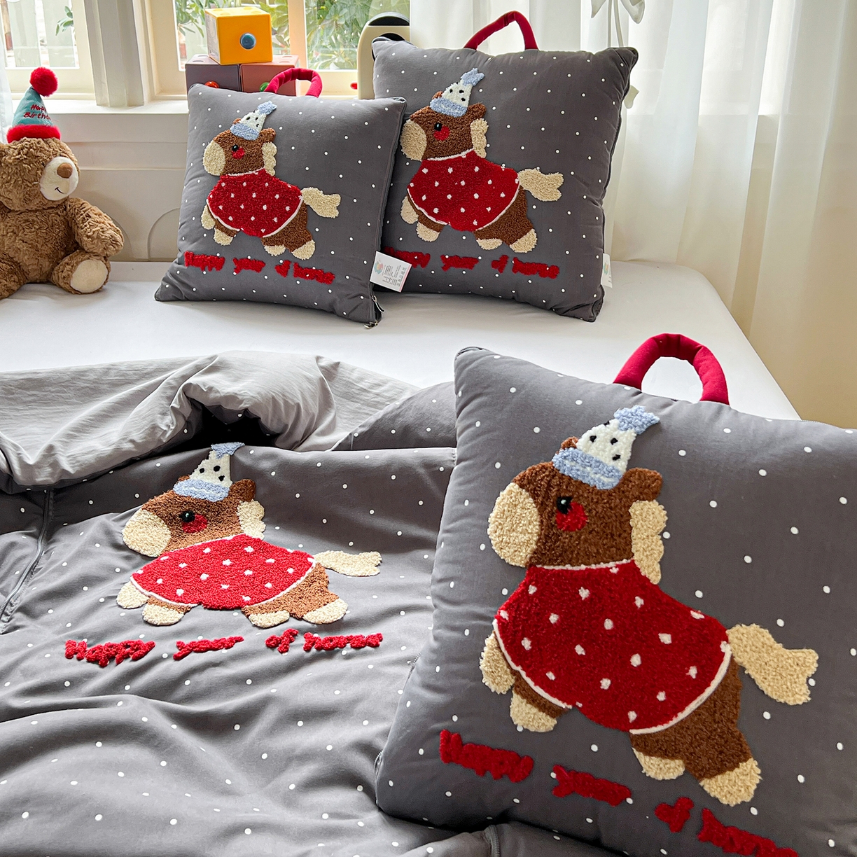 91家纺网 家纺一手货源 找家纺 古本家居 2026新款四季款水洗小马抱枕被  水洗灰糖马