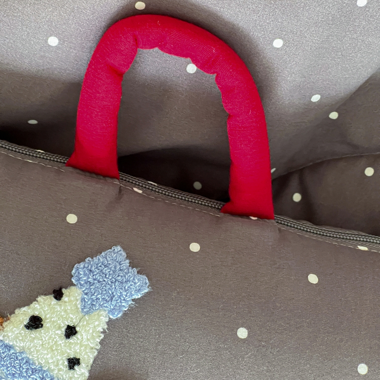 91家纺网 家纺一手货源 找家纺 古本家居 2026新款四季款水洗小马抱枕被  水洗灰糖马