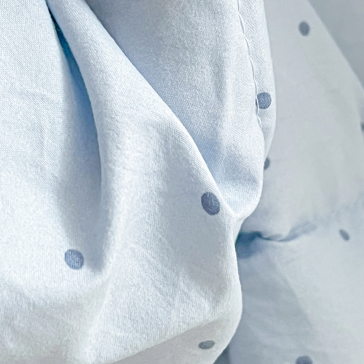 91家纺网 家纺一手货源 找家纺 古本家居 2026新款四季款水洗小马抱枕被  水洗摇摇马蓝色