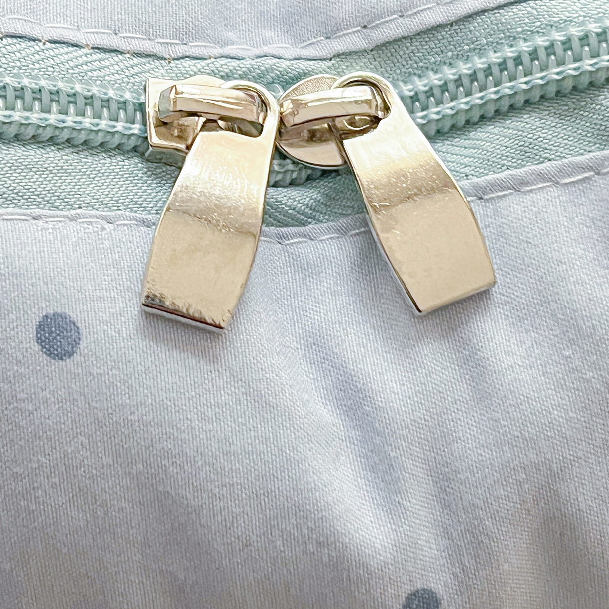 91家纺网 家纺一手货源 找家纺 古本家居 2026新款四季款水洗小马抱枕被  水洗摇摇马蓝色