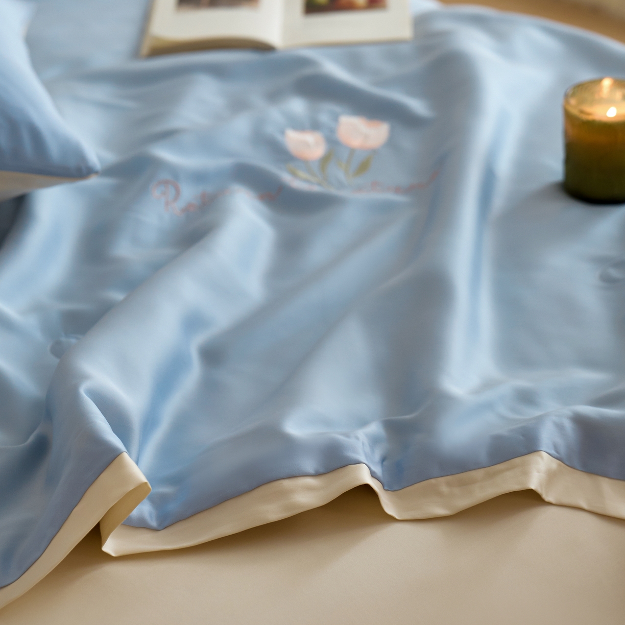 91家纺网 家纺一手货源 找家纺 A+爱家（纪梵茜） 2026新款迷迭香李官奇大豆被兰精天丝夏被四件套莱赛尔绣花夏凉被凉感空调被 迷迭香-蔚蓝