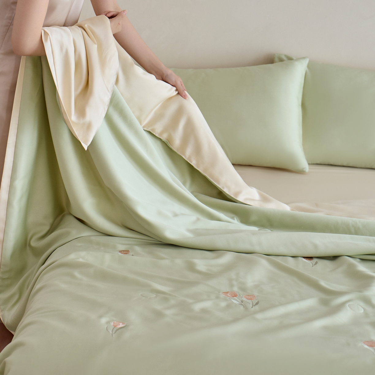91家纺网 家纺一手货源 找家纺 A+爱家（纪梵茜） 2026新款迷迭香李官奇大豆被兰精天丝夏被四件套莱赛尔绣花夏凉被凉感空调被 迷迭香-果绿