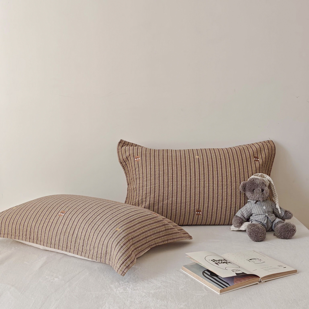 91家纺网 家纺一手货源 找家纺 沐瑟家纺 2026新款麦兜纯棉纱布枕巾-麦兜系列 麦兜-绿色55*80cm枕巾一只