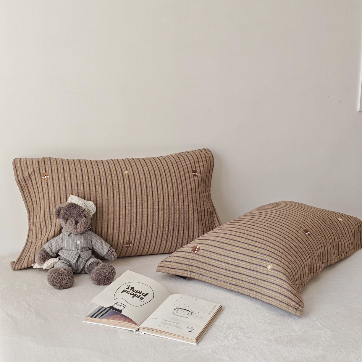 91家纺网 家纺一手货源 找家纺 沐瑟家纺 2026新款麦兜纯棉纱布枕巾-麦兜系列 麦兜-绿色 55*80cm枕巾一对