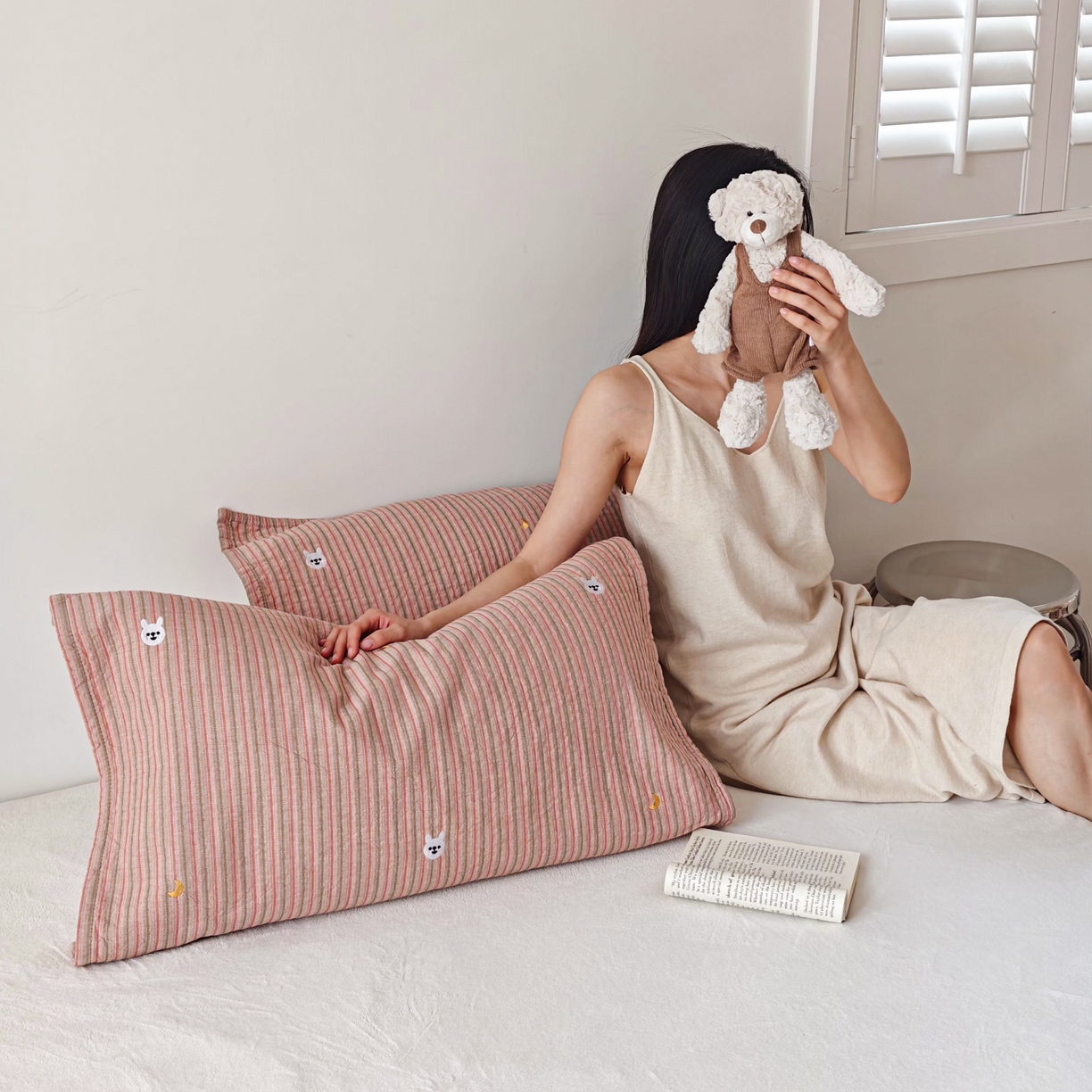 91家纺网 家纺一手货源 找家纺 沐瑟家纺 2026新款麦兜纯棉纱布枕巾-麦兜系列 麦兜-粉色 55*80cm枕巾一对