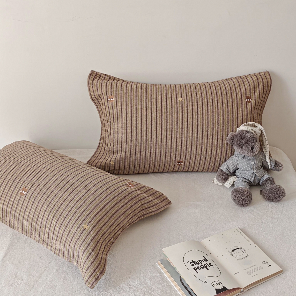 91家纺网 家纺一手货源 找家纺 沐瑟家纺 2026新款麦兜纯棉纱布枕巾-麦兜系列 麦兜-绿色 55*80cm枕巾一对