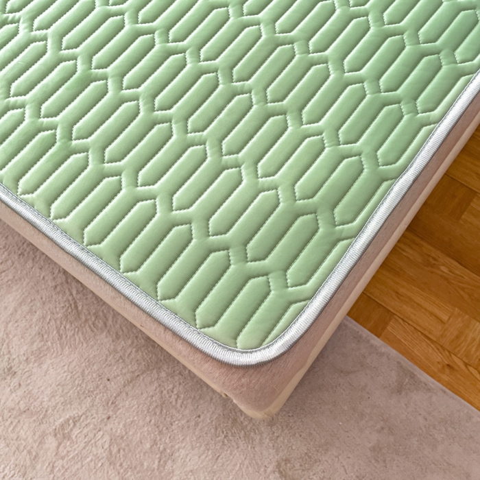 91家纺网 家纺一手货源 找家纺 优雅星家纺 2026新款凉感丝乳胶凉席纯色系列 橄榄绿