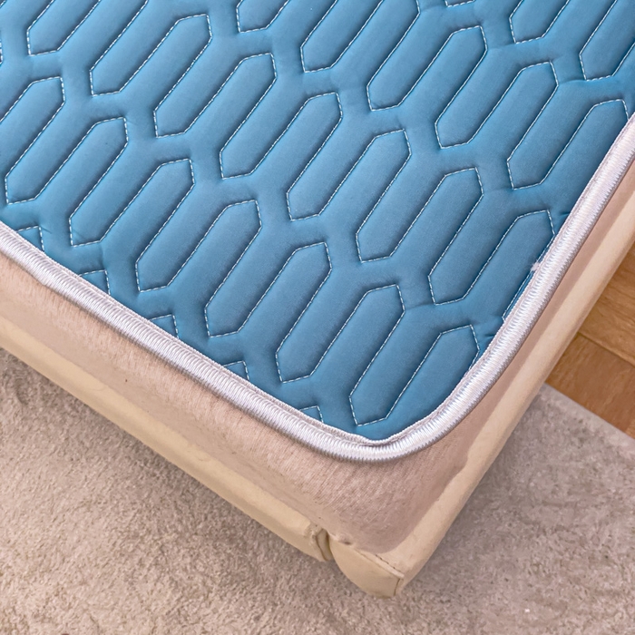 91家纺网 家纺一手货源 找家纺 优雅星家纺 2026新款凉感丝乳胶凉席纯色系列 宝石蓝