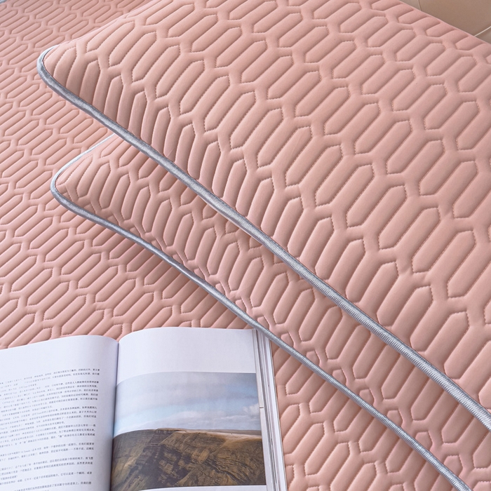 91家纺网 家纺一手货源 找家纺 优雅星家纺 2026新款凉感丝乳胶凉席纯色系列 藕粉