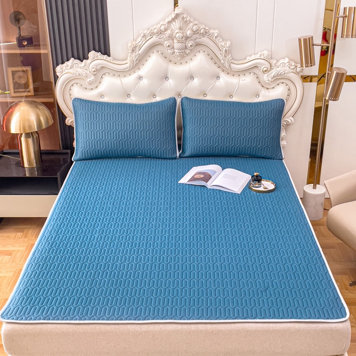 91家纺网 家纺一手货源 找家纺 优雅星家纺 2026新款凉感丝乳胶凉席纯色系列 宝石蓝