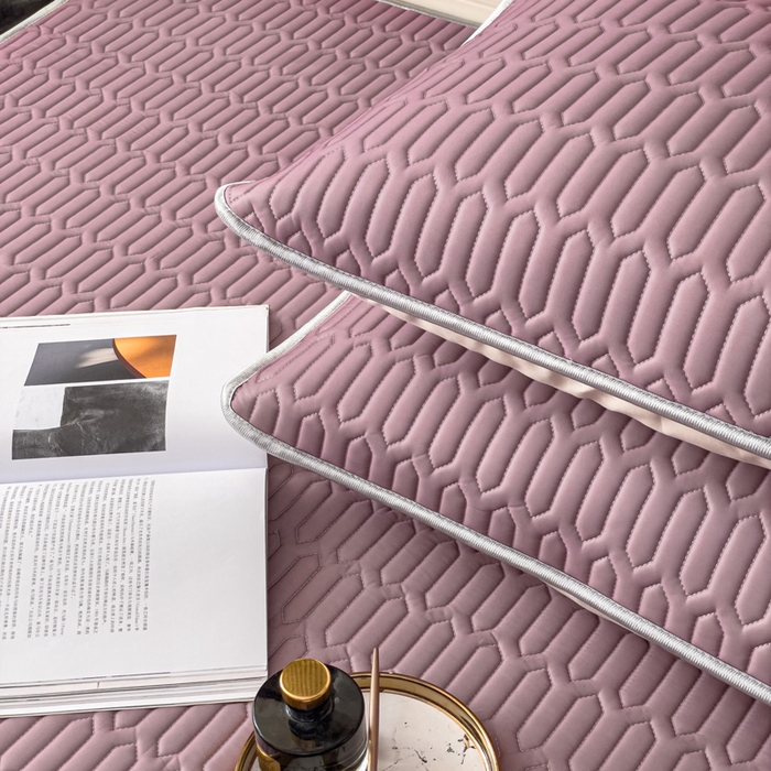 91家纺网 家纺一手货源 找家纺 优雅星家纺 2026新款凉感丝乳胶凉席纯色系列 轻奢紫