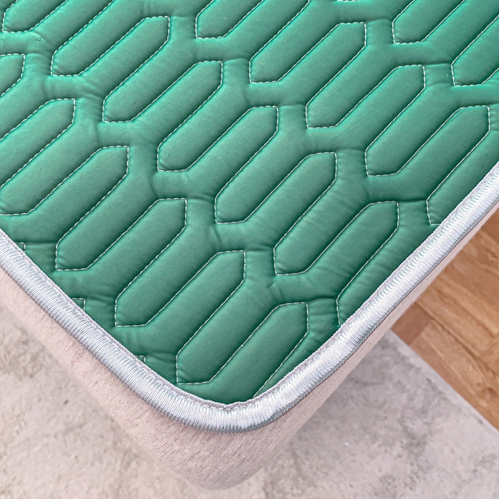 91家纺网 家纺一手货源 找家纺 优雅星家纺 2026新款凉感丝乳胶凉席纯色系列 墨绿