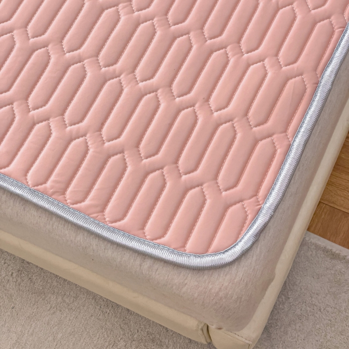 91家纺网 家纺一手货源 找家纺 优雅星家纺 2026新款凉感丝乳胶凉席纯色系列 藕粉